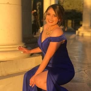 Meet your Posher, Beatriz